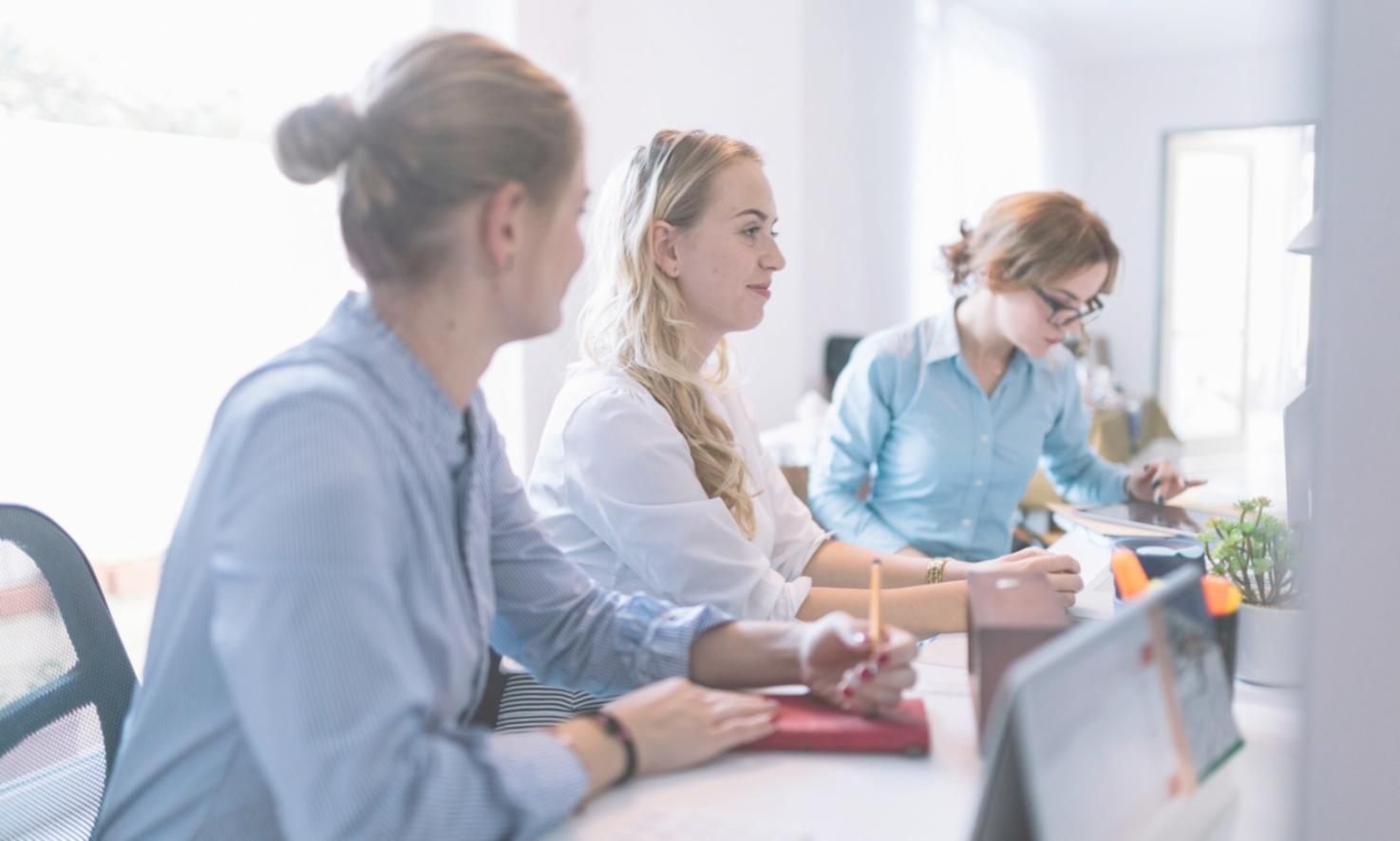 Moderne Arbeitsumgebung für Finanzplanung